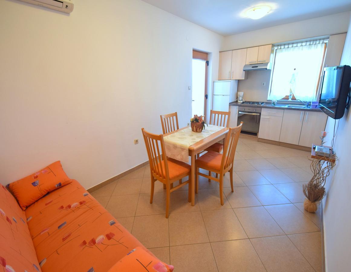 Apartments Ivanka Malinska Εξωτερικό φωτογραφία
