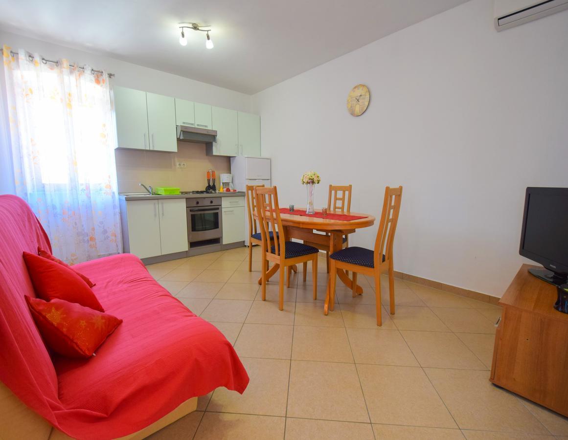 Apartments Ivanka Malinska Εξωτερικό φωτογραφία
